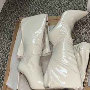 Steve Madden Cream Heeled Boots with Pointed Toe